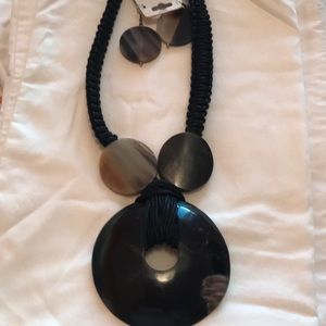 She’ll like disc necklace and earring set 18 inch